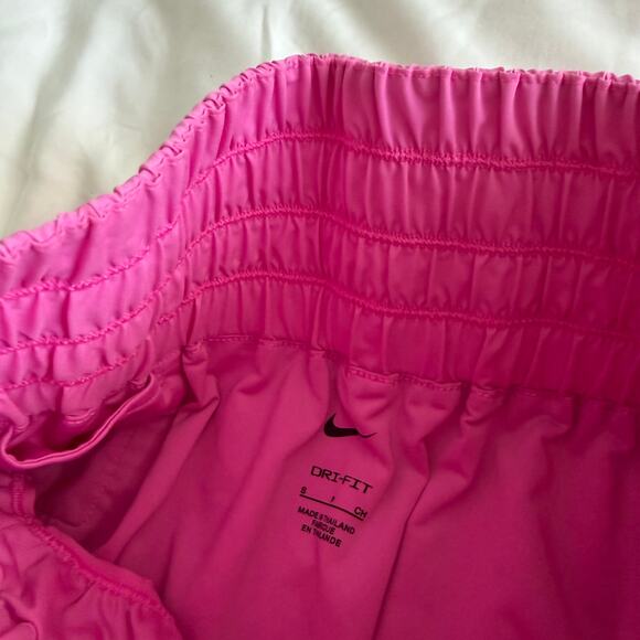 Nike One Women’s Dri-FIT Ultra High-Waisted 3" Shorts Pink Size S - Picture 4 of 6